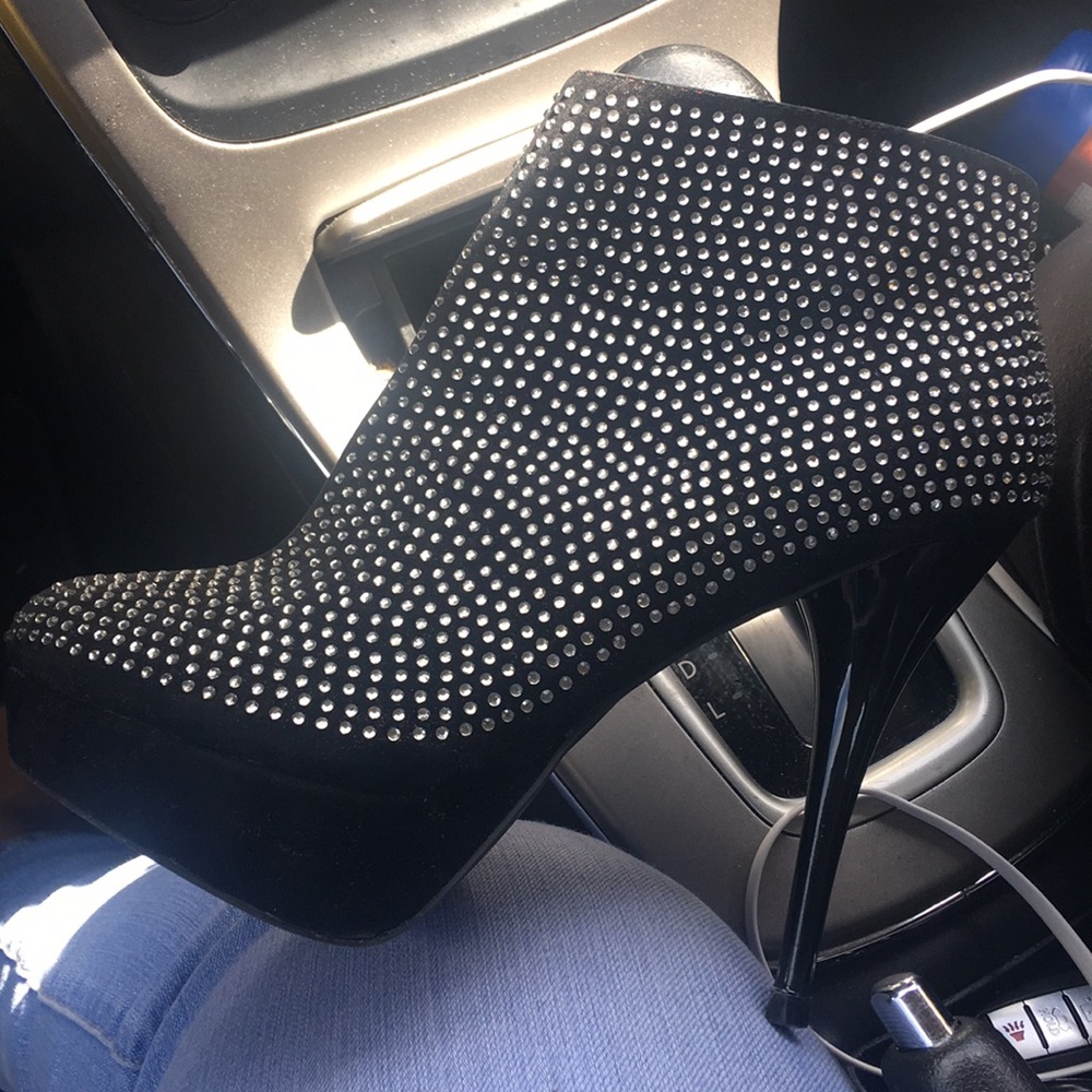 De Blossom Collection studded heels.